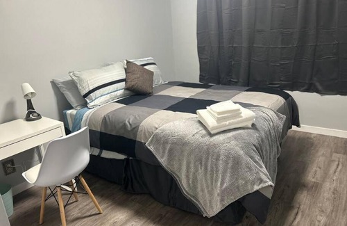Highland Park Apartment | Cute Highland Park Upper B Unit