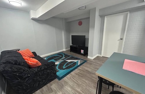Highland Park House | Cute Highlandpark (Lower A Unit)