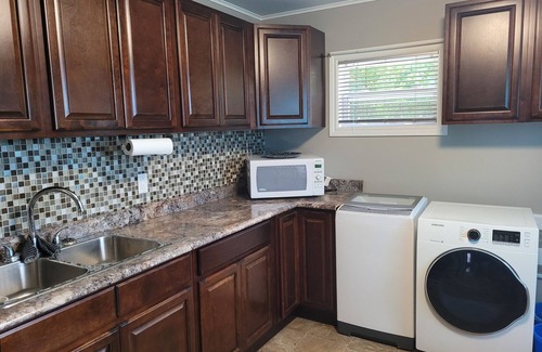 Downtown St. John's Apartment | Cute historical home - 5 minute walk to downtown