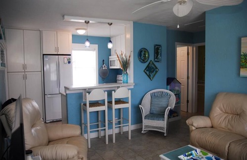 New Smyrna Beach House | Cute home walking distance of the beach