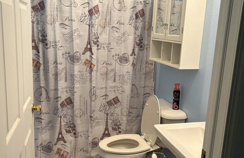 Longtown House | Cute house close to Eufaula Lake! Room to park a boat!