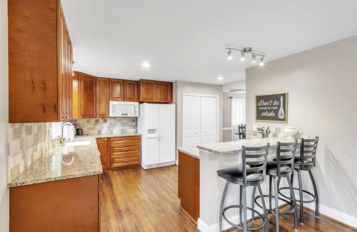 Mauldin House | Cute house in quiet neighborhood - near everything - bring your pets!