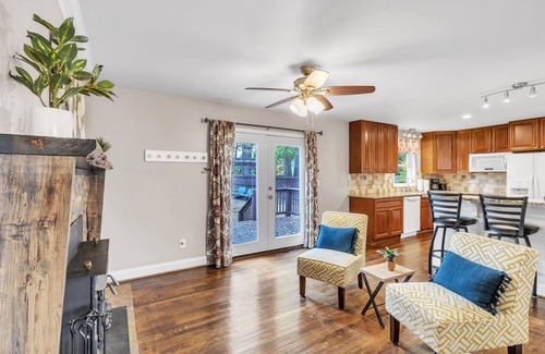 Mauldin House | Cute house in quiet neighborhood - near everything - bring your pets!