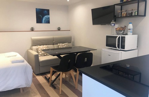 Saint-Germain-en-Laye Apartment | Cute independent studio