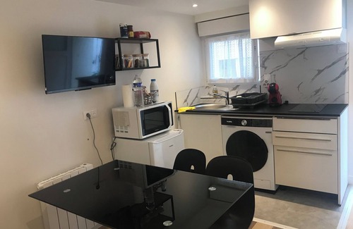 Saint-Germain-en-Laye Apartment | Cute independent studio