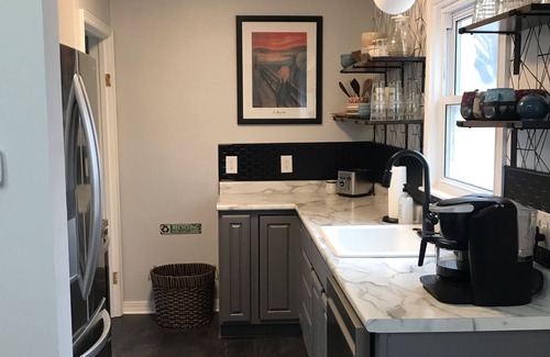 Lincoln House | Cute Litte Bungalow in the heart of Lincoln!