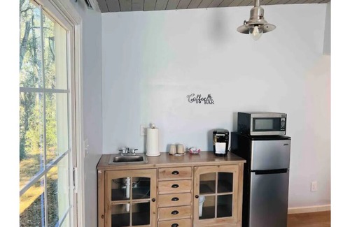Moss Apartment | Cute little apt. Safe charming quiet setting.
