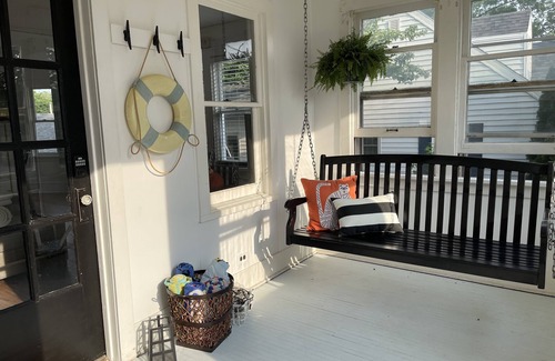 Clear Lake Cottage | Cute little cottage on South Shore just steps from city beach and downtown.