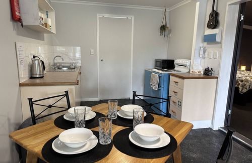 Kuluin Apartment | Cute little Ex-Recording studio turned guesthouse. Central & family friendly!
