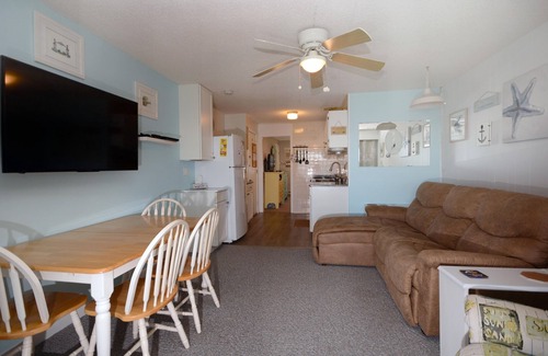 Ocean City Condo | Cute, one bedroom condo with a wonderful view of the bay located downtown!
