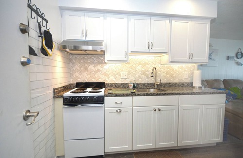 Ocean City Condo | Cute, one bedroom condo with a wonderful view of the bay located downtown!