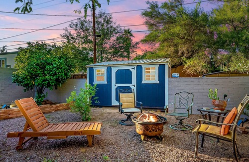 Peter Howell Apartment | Cute Peaceful Tiny House Getaway w/Backyard - Low Summer Rates! 🏡