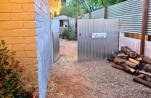 Peter Howell Apartment | Cute Peaceful Tiny House Getaway w/Backyard - Low Summer Rates! 🏡