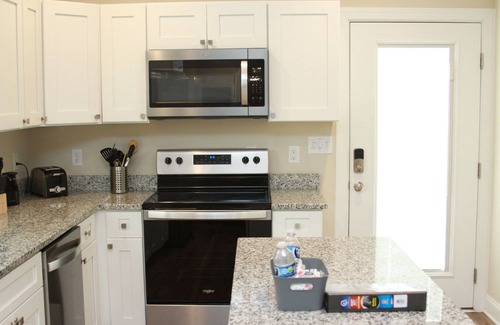 Waynesboro House | Cute Place 2yrs old near 2 Ski resorts, Many Wineries/Breweries, BR Parkway, .