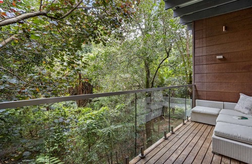 Randwick Apartment | Cute, private 2BR cottage ‘in the trees’, plus sofa bed, great location