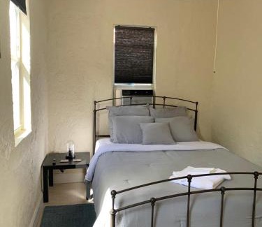 West Little Havana House | Cute Private Room - Close to airport & Free parking 01