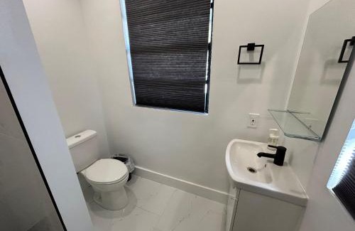 West Little Havana House | Cute Private Room - Close to airport & Free parking 01