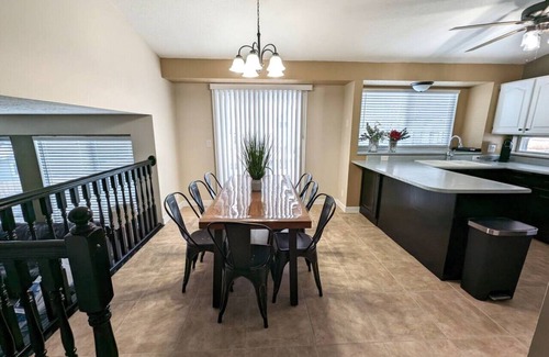 Layton House | Cute Spacious Home 3 BR