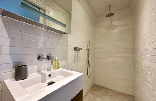 South Richmond Apartment | Cute Studio Basement Flat Richmond