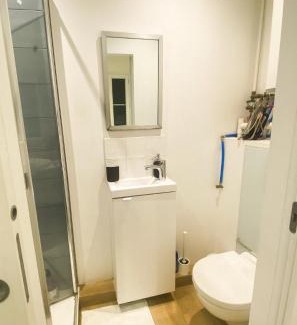 Neuilly-sur-Seine Apartment | Cute Studio near Arc de Triumph with Eiffeltower view