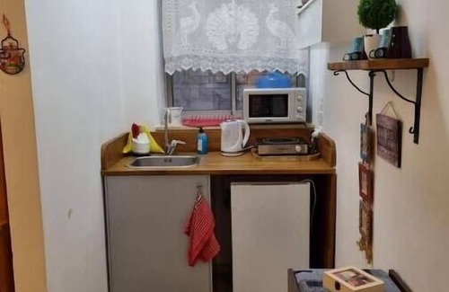 Ein Karem Apartment | Cute Studio near Yad Vashem. Free street parking.