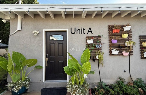 Park West Apartment | Cute Studio with AC, Backyard and W/D