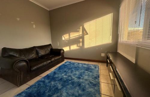 Parow North Apartment | Cute Tranquil Pool Side Apartment