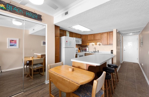 Windy Hill Condo | Cute unit with oceanfront balcony + Free Attraction Tickets!