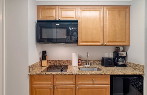 Orange Beach Condo | Cute/updated efficiency condo/Gulf front building/NO BALCONY OR VIEW/FREE CHAIRS