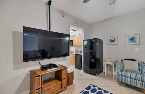 Orange Beach Condo | Cute/updated efficiency condo/Gulf front building/NO BALCONY OR VIEW/FREE CHAIRS