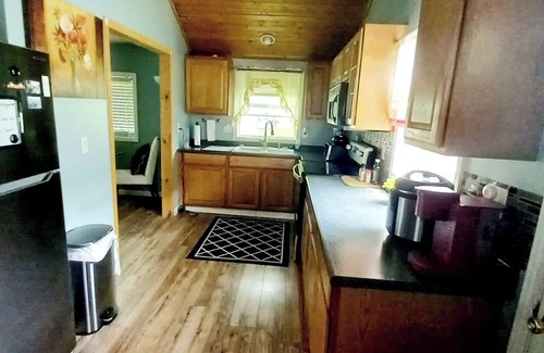 Manitou Beach House | Cute little 2-bedroom cabin by the lake in Manitou Beach-Devils Lake