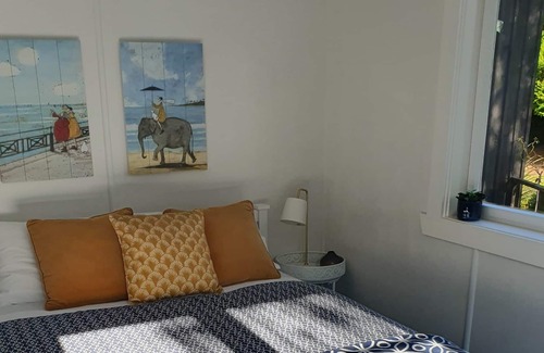 Te Anau Cottage | Cute 'Woodland Cottage' nestled amongst trees, 5 minutes from town