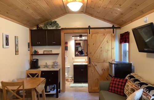 Windham Cabin | Cutest Cabin in Windham walking trail to MTN views corn hole mini golf BBQ grill