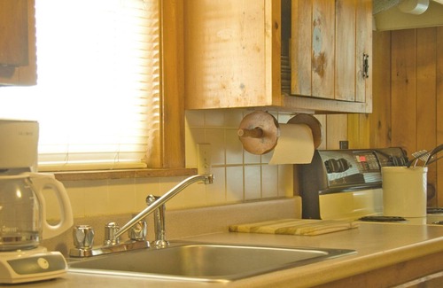 Gilford Cottage | cutie Lakefront Cottage with private beach