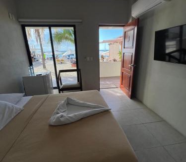 Centro - Supmza 001 Hotel | Cuxos Hotel Beachfront