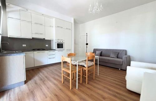 Pinarella Apartment | CV016 - Cervia, nuovo trilocale con posto auto a 100m dal mare