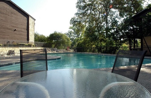 New Braunfels Condo | CW B111 - Comal RIVER VIEW Camp Warnecke Condo