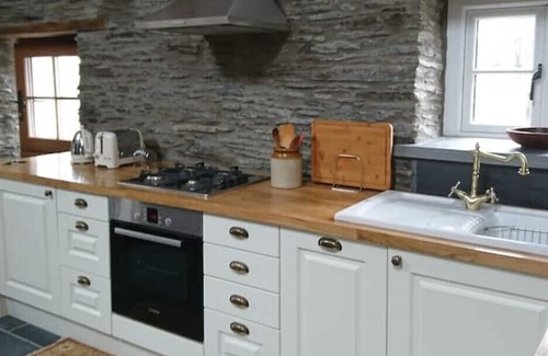 Carmarthen Other | Cwmderi, a green valley.