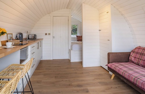 Tan-y-groes Cottage | Cwmporthman Farm Cwtch-UK34700
