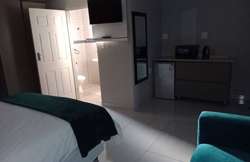 Greater Giyani Cabin | CyC Guest Lodge