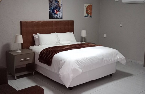 Greater Giyani Cabin | CyC Guest Lodge