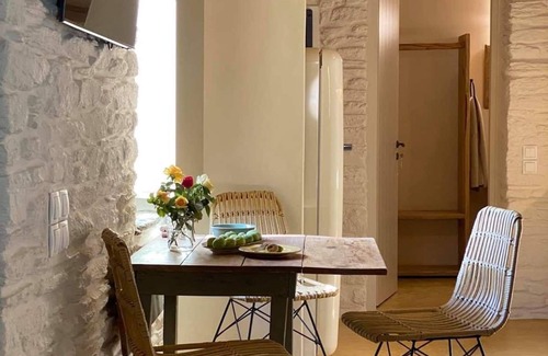Paleopolis Apartment | Cycladic Winery House