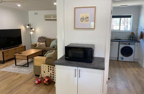 Wooragee House | Cycle on Star Lane