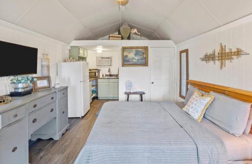 Oil City House | Cypress Chaletcaddo Lake Cabin 4 With Kayaks!