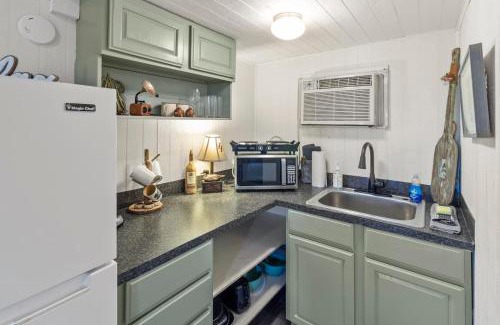 Oil City House | Cypress Chaletcaddo Lake Cabin 4 With Kayaks!