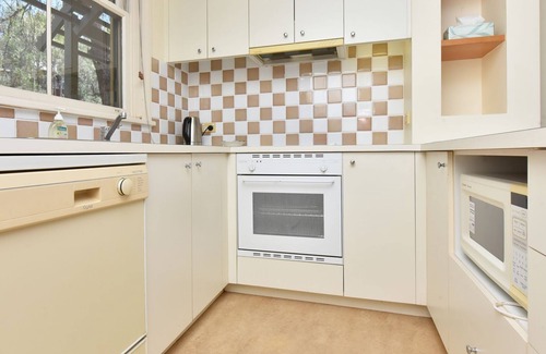Pokolbin Apartment | Cypress Lakes Villa 516 Primrose