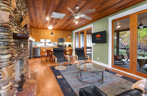 Wimberley House | Cypress Star I Located on Cypress Creek next to Blue Hole