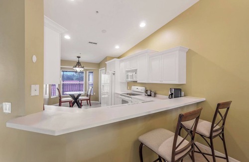 Naples Condo | Cypress Woods Golf Course and Country Club
