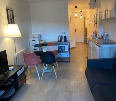 Cannes La Bocca Apartment | Cyrnos