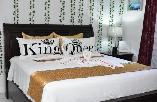 Ocho Rios Apartment | Czar's Sanctuary- Apt B4 at Sandcastle